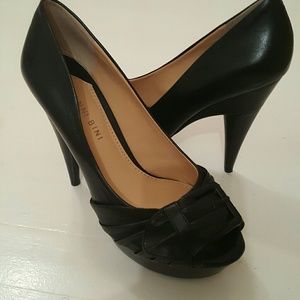 Gianni Bini peep toe platform heels size 6 1\2 M